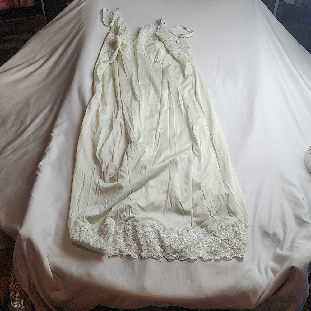 Velrose Full Slip Ivory Lace Trim Nylon Vintage Women's Size Large